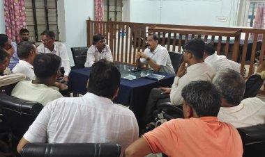 परबतसर - शहर में बढ़ते अतिक्रमण को लेकर व्यापारियों व प्रशासन के बीच हुई बैठक