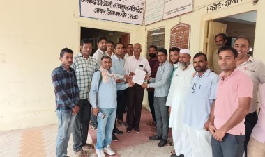 गैर शैक्षणिक कार्यों से  मुक्त करने के लिए शिक्षक संघ (शेखावत) ने सौंपा ज्ञापन।