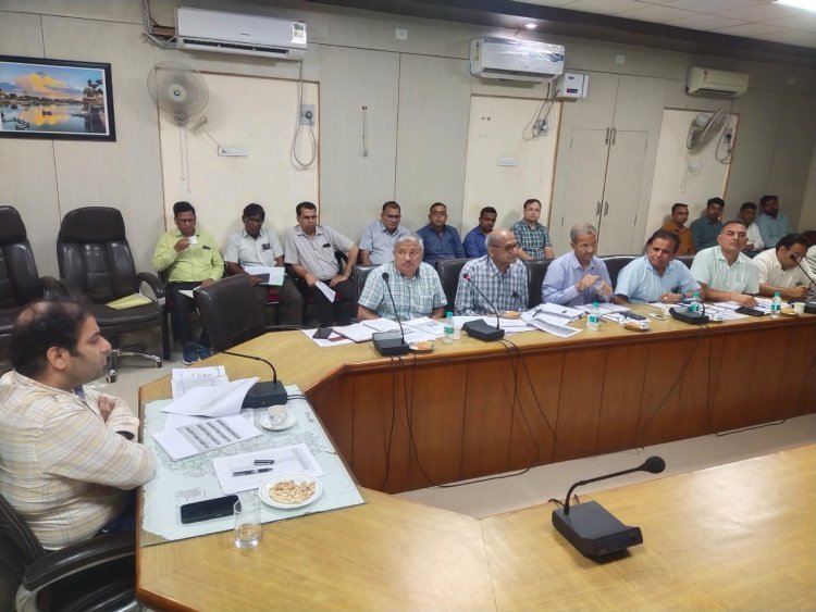 जिला जल एवं स्वच्छता समिति की बैठक में जिला कलक्टर ने दिए निर्देश।