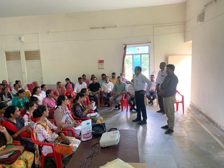 चिकित्सा विभाग की ब्लॉक स्तरीय बैठक में डिजिटल यू विन टीकाकरण एप की दी जानकारी।