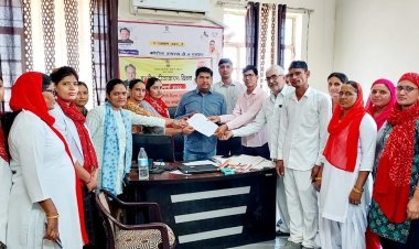 जायल में नर्सेज का सांकेतिक धरना जारी और बीसीएमओ को दिया ज्ञापन