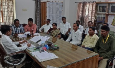 प्रिंटिंग प्रेस संचालकों की बैठक में आचार संहिता की पालना के निर्देश, नियमों की अवहेलना पर होगी कार्रवाई