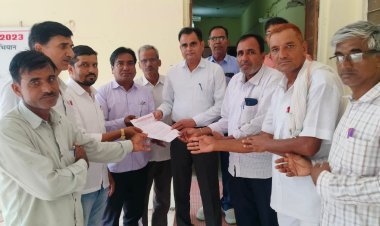 जायल अखिल राजस्थान प्रबोधक संघ के बैनर तले उपखण्ड अधिकारी को सौपा ज्ञापन