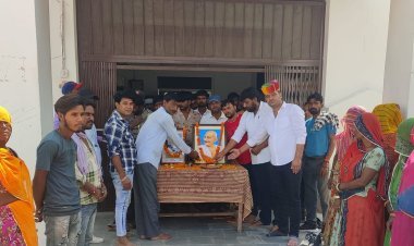 महात्मा गांधी व लाल बहादुर शास्त्री जयंती पर सफाई कर्मियों का किया सम्मान।