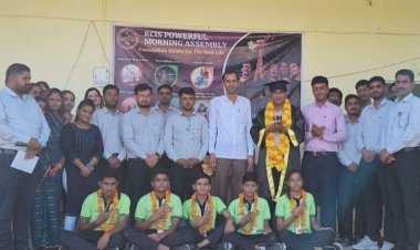 कल्पना चावला स्कूल के सीएमडी  ठोलिया को मिली डाक्टरेट उपाधि स्टाफ सदस्यों ने किया स्वागत।