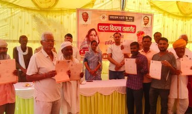 जायल नगरपालिका क्षेत्र में विधायक डॉ मंजू देवी मेघवाल की अध्यक्षता में आयोजित हुआ पट्टा वितरण शिविर ।