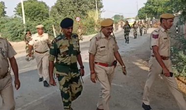 आदर्श आचार संहिता की पालना एवं भय मुक्त विधान सभा चुनाव के लिए पुलिस और प्रशासन ने कस्बे में निकाला फ्लैग मार्च ।