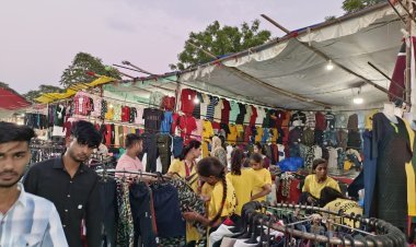 जायल राजस्थान  मेगा    ट्रेड फेयर में खरीदारी के लिए उमड़ी भीड़।