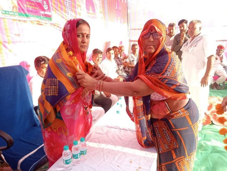 भाजपा और कांग्रेस प्रत्याशीयो ने किया जनसपंर्क।