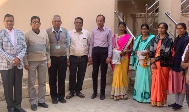 बालिका विद्यालय में भूमि दान करने वाले भामाशाहों का किया सम्मान ।