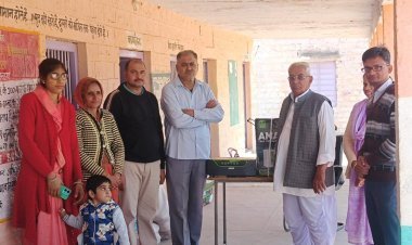 जाखन  स्कूल में भामाशाह  ने विद्यालय में इन्वर्टर व बैटरी भेंट की