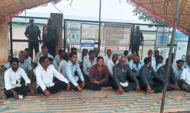 सोलर प्लांट के सुरक्षाकर्मियों का धरना तीसरे दिन जारी।